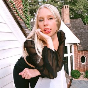 Meet your Posher, Phoebe